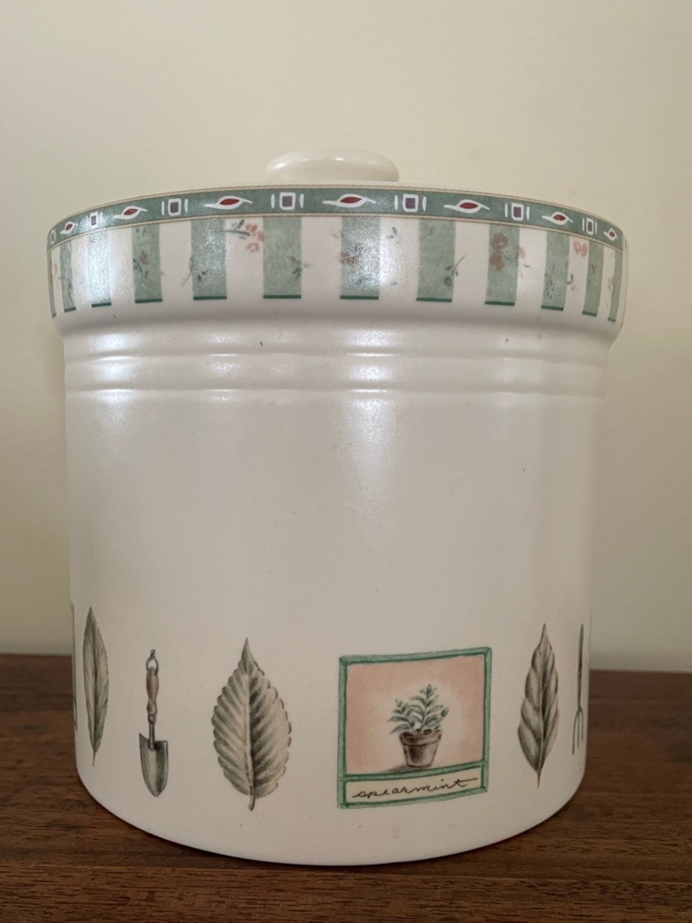 Pfaltzgraff Naturewood Kitchen Canister #502 Gardening